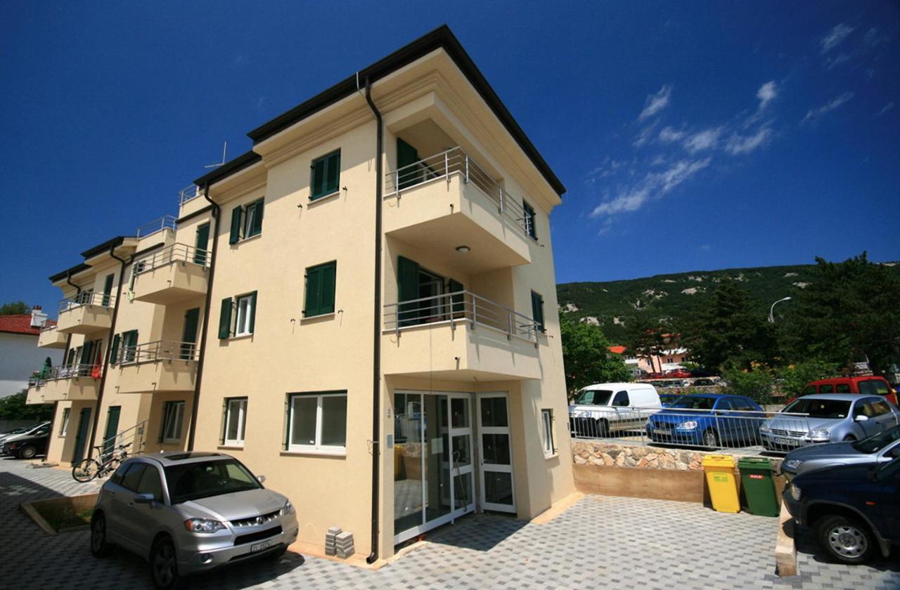Apartments Happy Stay Center Baska Exterior foto