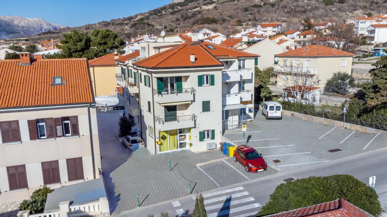 Apartments Happy Stay Center Baska Exterior foto