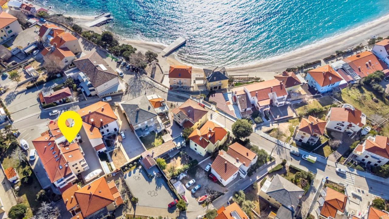 Apartments Happy Stay Center Baska Exterior foto